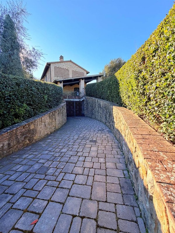 casa indipendente in vendita a Gambassi Terme