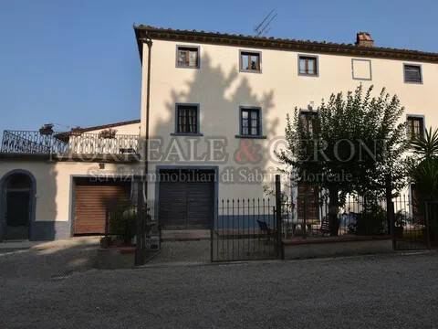 casa indipendente in vendita a Gambassi Terme in zona Catignano