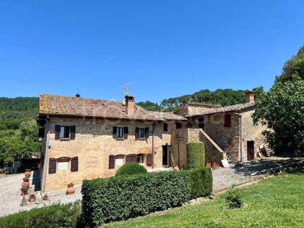 casa indipendente in vendita a Gambassi Terme in zona Castagno