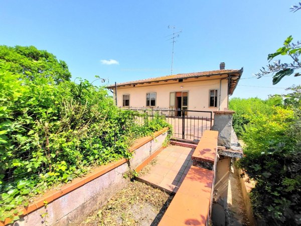 appartamento in vendita a Gambassi Terme in zona Badia a Cerreto
