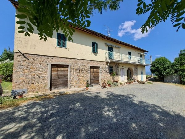 appartamento in vendita a Gambassi Terme in zona Badia a Cerreto