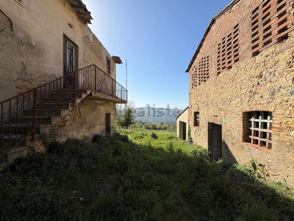 casale in vendita a Gambassi Terme in zona Castagno