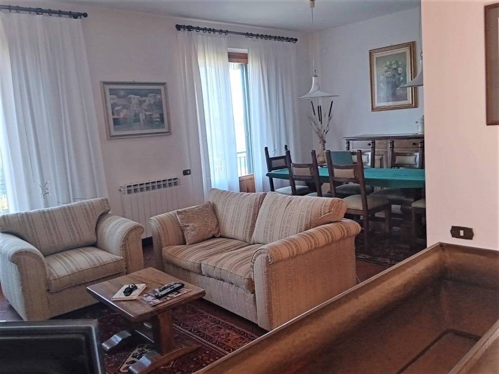 appartamento in vendita a Greve in Chianti in zona Strada in Chianti