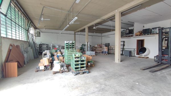 locale commerciale in vendita a Greve in Chianti