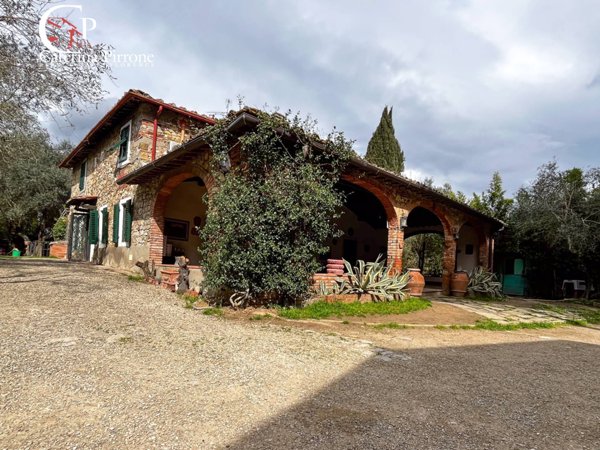 appartamento in vendita a Greve in Chianti in zona Strada in Chianti