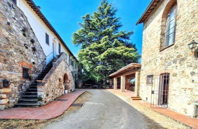 negozio in vendita a Greve in Chianti in zona Giobbole