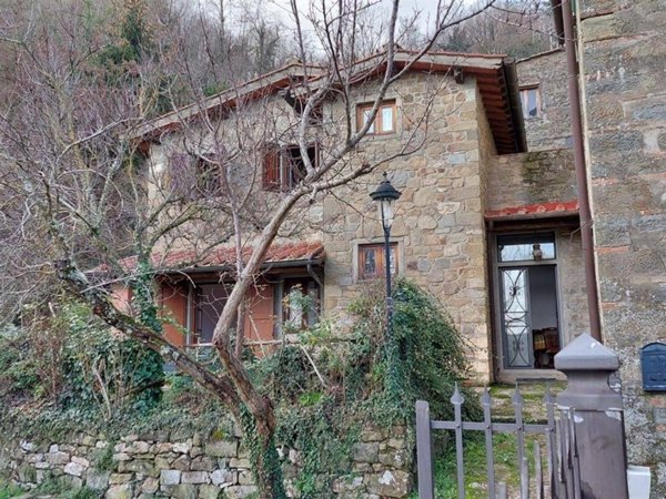casa indipendente in vendita a Greve in Chianti in zona Lucolena in Chianti