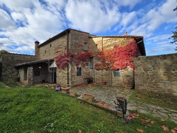 casa indipendente in vendita a Greve in Chianti in zona Strada in Chianti