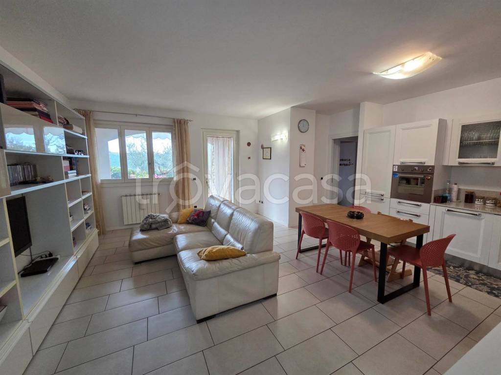 appartamento in vendita a Greve in Chianti in zona Strada in Chianti