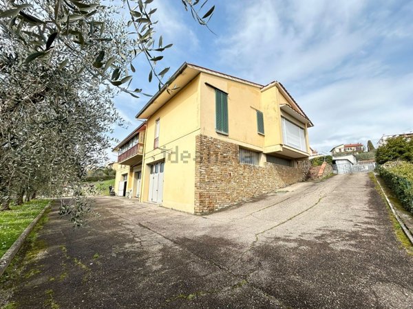 appartamento in vendita a Greve in Chianti in zona Strada in Chianti