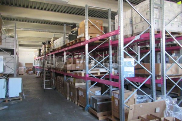 locale commerciale in vendita a Greve in Chianti in zona Strada in Chianti