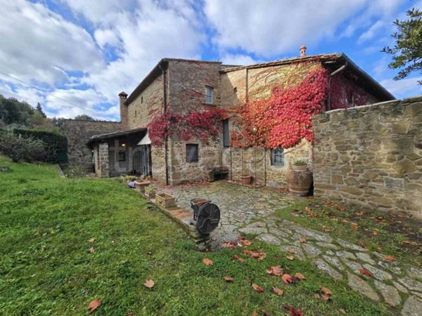 casa indipendente in vendita a Greve in Chianti in zona Strada in Chianti
