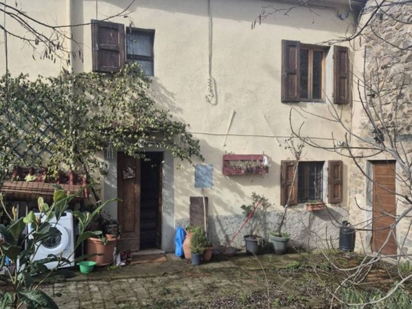 appartamento in vendita a Greve in Chianti in zona Lucolena in Chianti