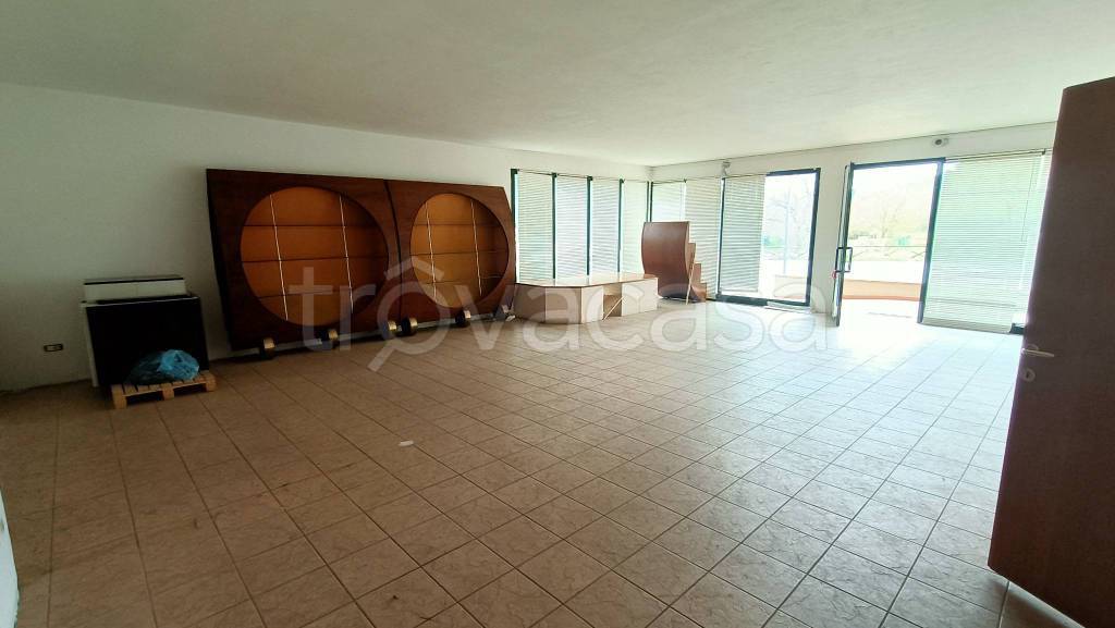 negozio in vendita a Greve in Chianti in zona Il Ferrone
