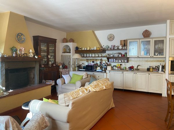 casa indipendente in vendita ad Impruneta in zona Tavarnuzze