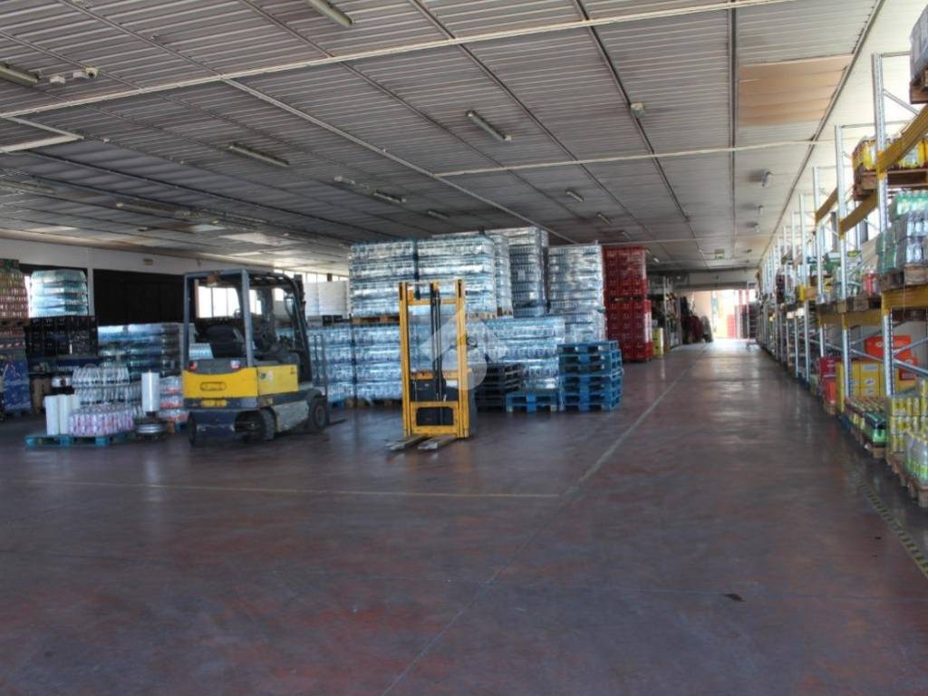 locale commerciale in vendita ad Impruneta