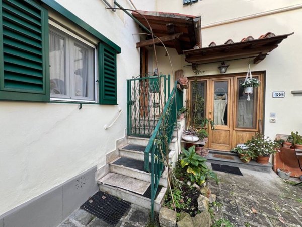 appartamento in vendita ad Impruneta in zona Pozzolatico