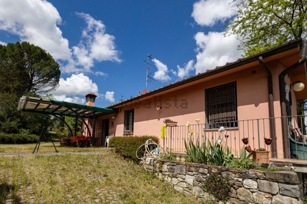 casa indipendente in vendita ad Impruneta in zona Pozzolatico