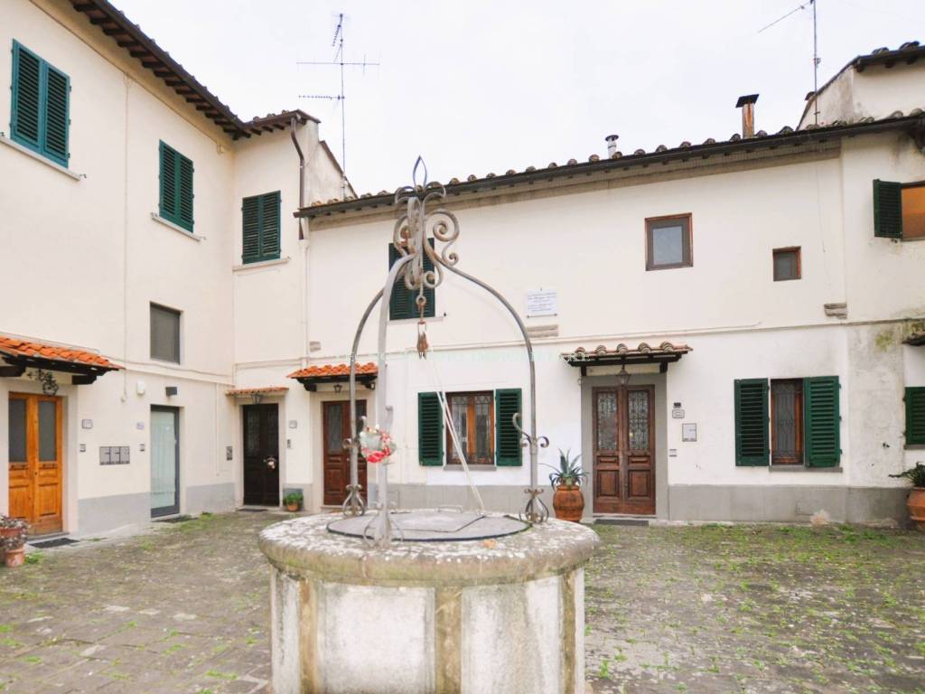 appartamento in vendita ad Impruneta in zona Pozzolatico