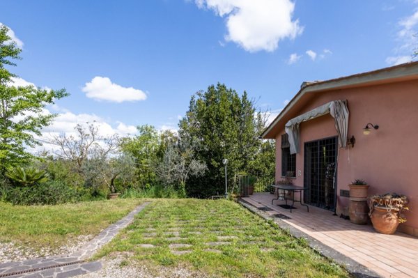 casa indipendente in vendita ad Impruneta in zona Pozzolatico