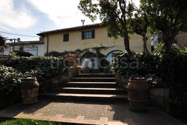 casa indipendente in vendita ad Impruneta in zona Pozzolatico