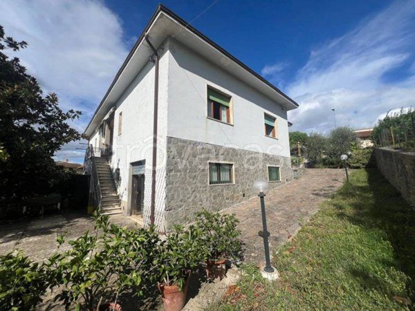 casa indipendente in vendita ad Impruneta in zona Bagnolo/Cantagallo