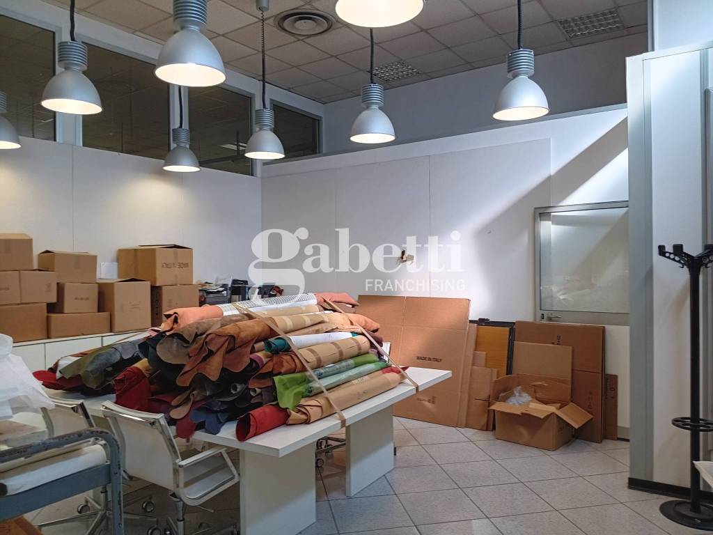 locale commerciale in vendita ad Impruneta in zona Bottai