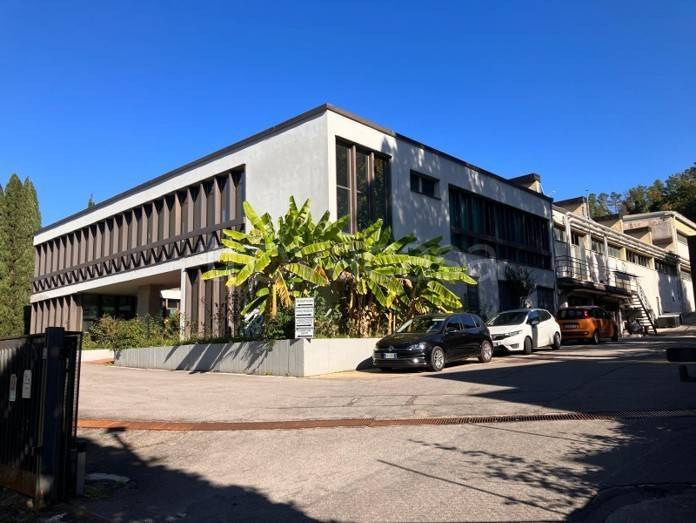 capannone in vendita ad Impruneta in zona Tavarnuzze