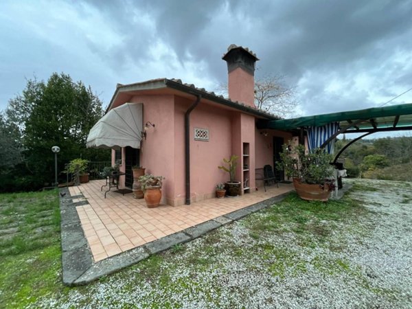 casa indipendente in vendita ad Impruneta in zona Pozzolatico