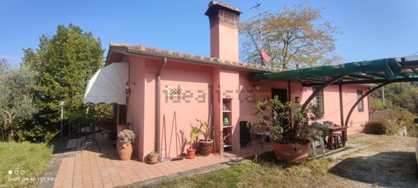 casa indipendente in vendita ad Impruneta in zona Pozzolatico