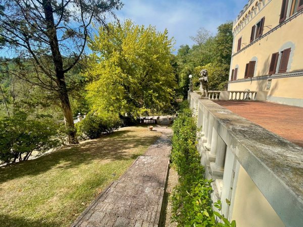 appartamento in vendita ad Impruneta in zona Falciani