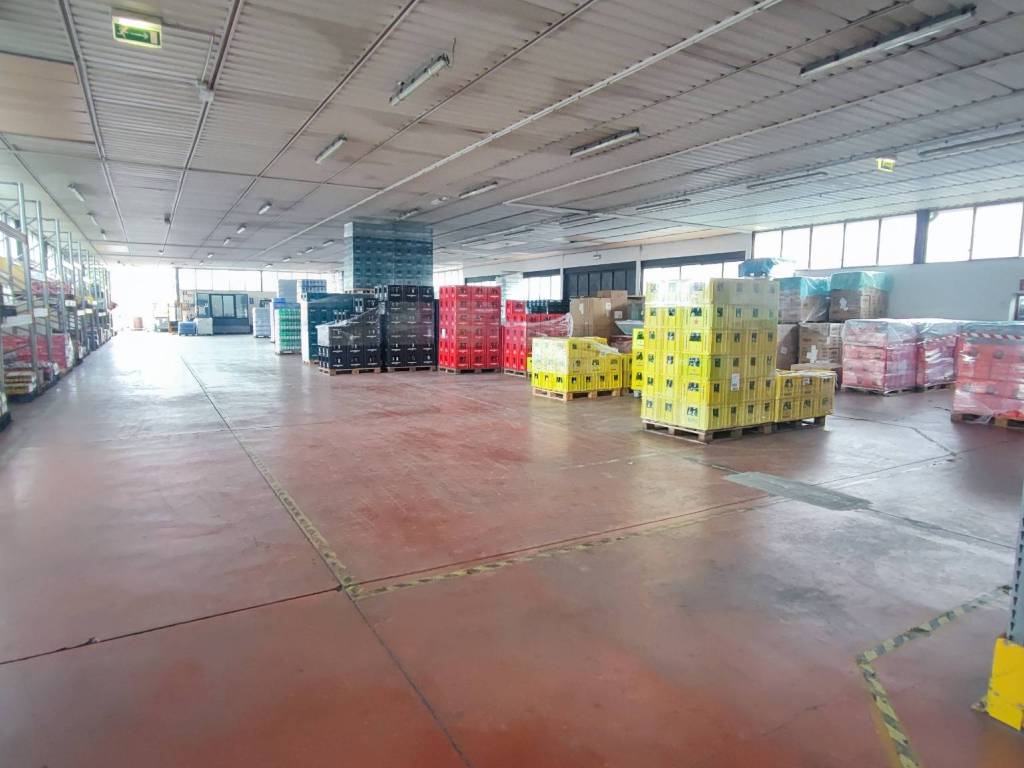 locale commerciale in vendita ad Impruneta