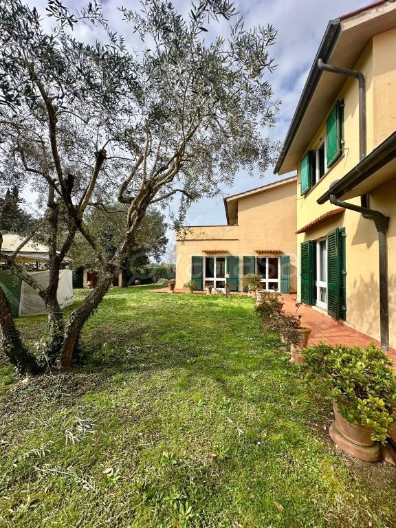 casa indipendente in vendita ad Impruneta in zona L`Ugolino