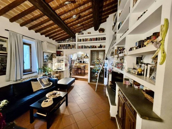 appartamento in vendita ad Impruneta in zona Pozzolatico