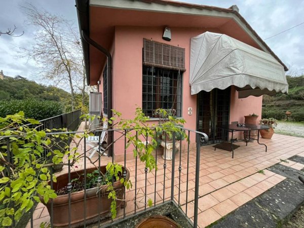 casa indipendente in vendita ad Impruneta in zona Pozzolatico