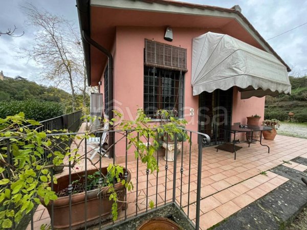 casa indipendente in vendita ad Impruneta in zona Pozzolatico