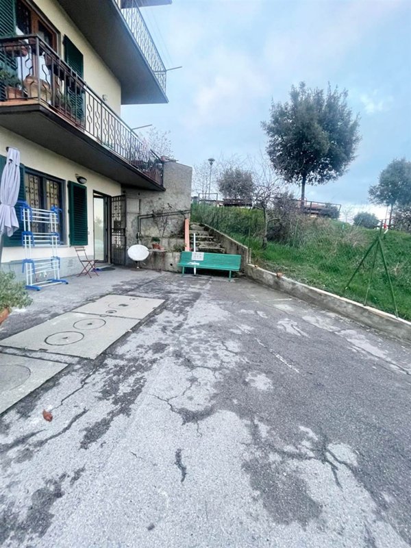 appartamento in vendita ad Impruneta in zona Falciani