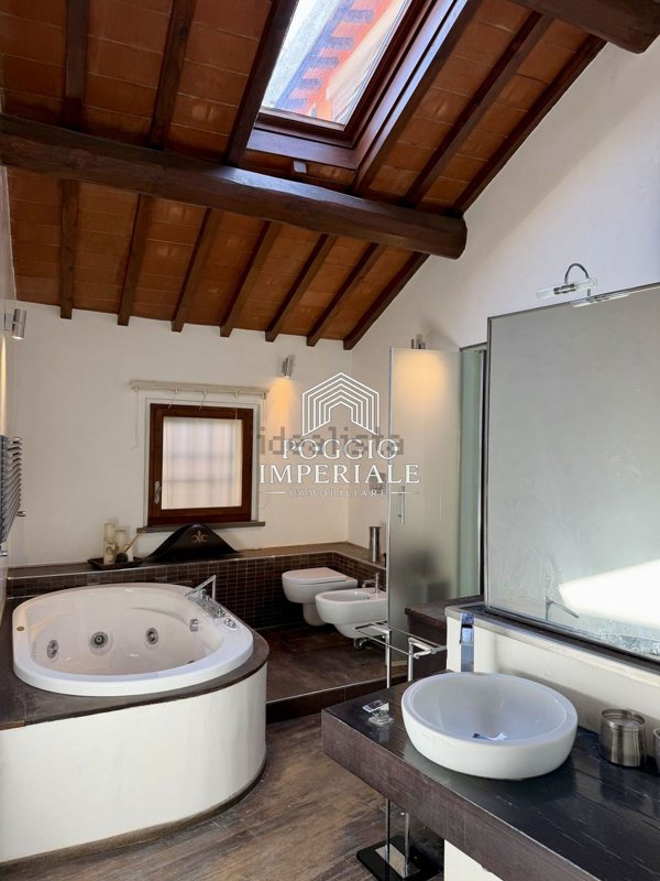 casa indipendente in vendita ad Impruneta in zona Pozzolatico