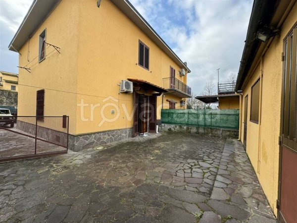 casa indipendente in vendita a Lastra a Signa