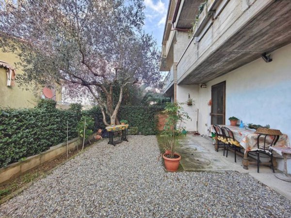 casa indipendente in vendita a Lastra a Signa