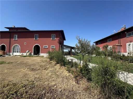 casa indipendente in vendita a Lastra a Signa in zona Bracciatica