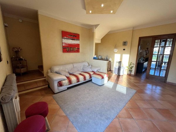 casa indipendente in vendita a Lastra a Signa in zona Ginestra Fiorentina