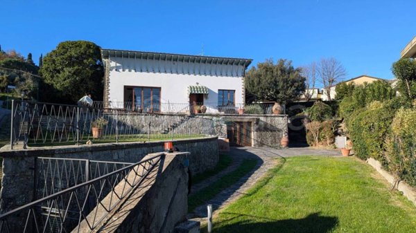 casa indipendente in vendita a Lastra a Signa