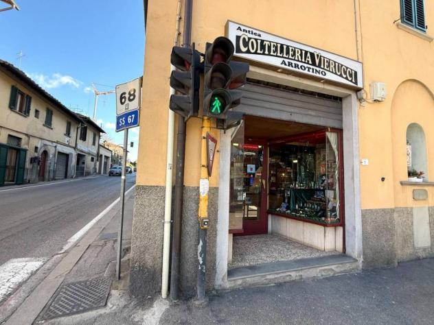 locale commerciale in vendita a Lastra a Signa in zona Ponte a Signa