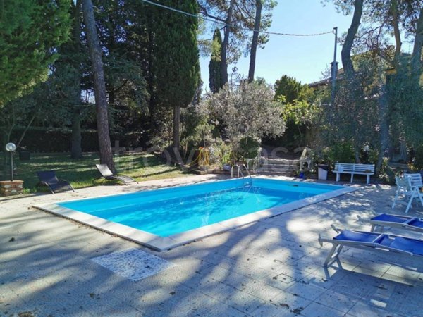 casa indipendente in vendita a Lastra a Signa in zona Ginestra Fiorentina