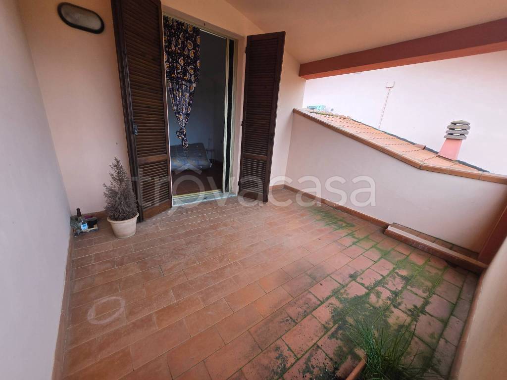 appartamento in vendita a Lastra a Signa in zona Quattro Strade