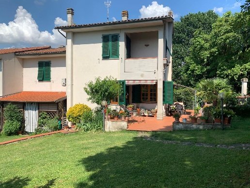 casa indipendente in vendita a Lastra a Signa