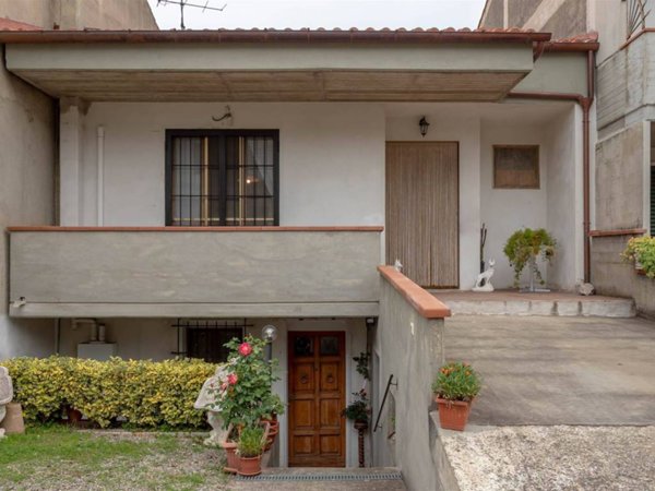 casa indipendente in vendita a Lastra a Signa