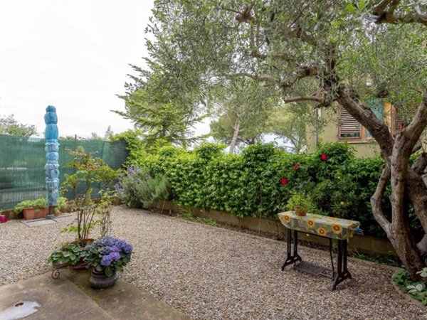 casa indipendente in vendita a Lastra a Signa