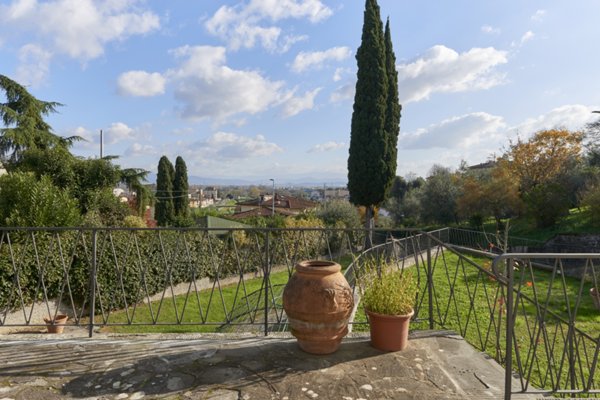casa indipendente in vendita a Lastra a Signa